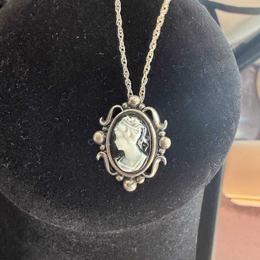 Vintage Sterling Silver Cameo Necklace